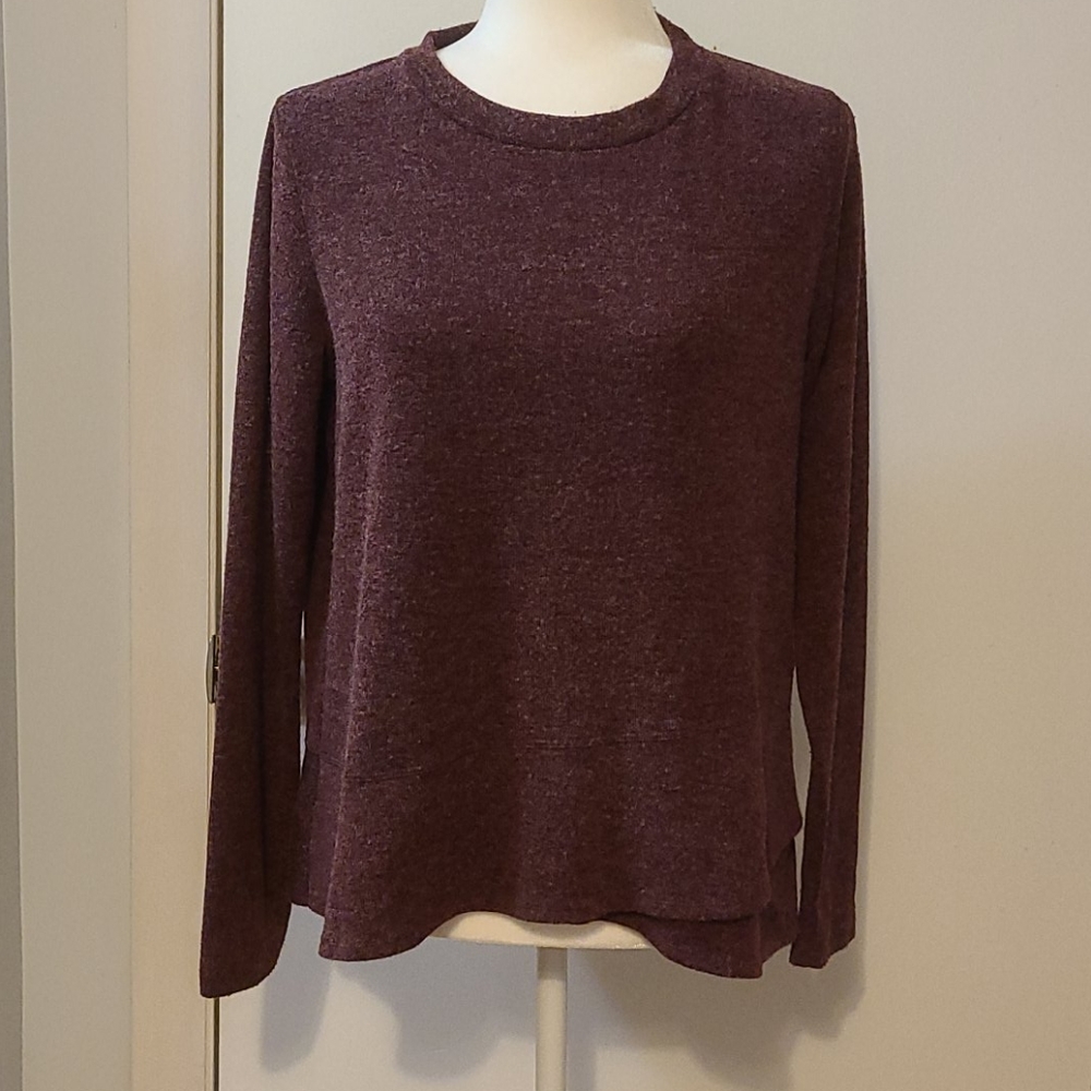 Mododoc Los Angeles Long Sleeve Crossover Hem Top